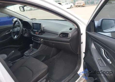 2018 Hyundai Elantra Gt z USA, uszkodzony, nr VIN KMHH35LE5JU063941